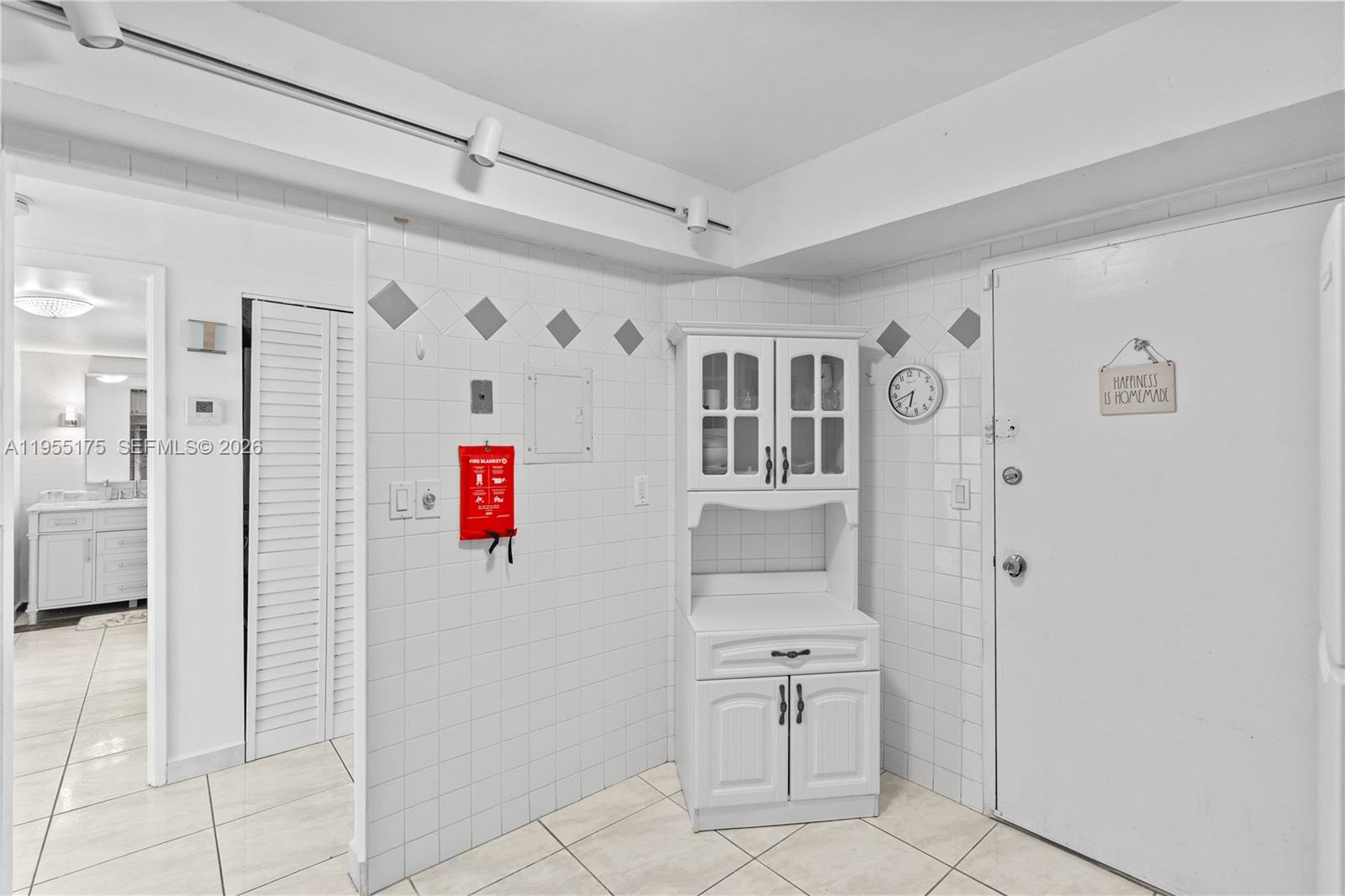 1424W 1 / 2 861 sq. ft. $ 2026-01-29 0 foto