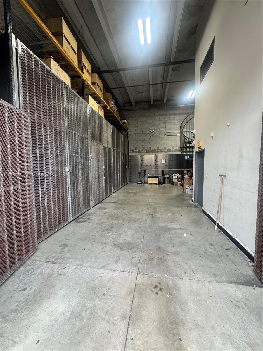 212  /   кв.футов $ 2026-01-29 0 Фото