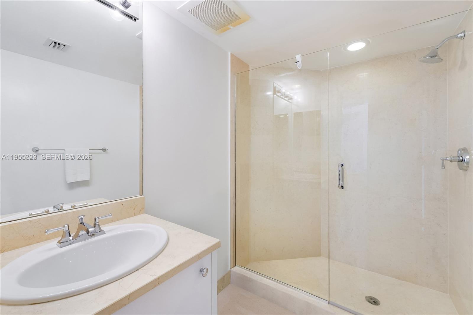 Photo of 19900 Country Club Dr #702, Aventura, Florida, 33180 - Second bathroom