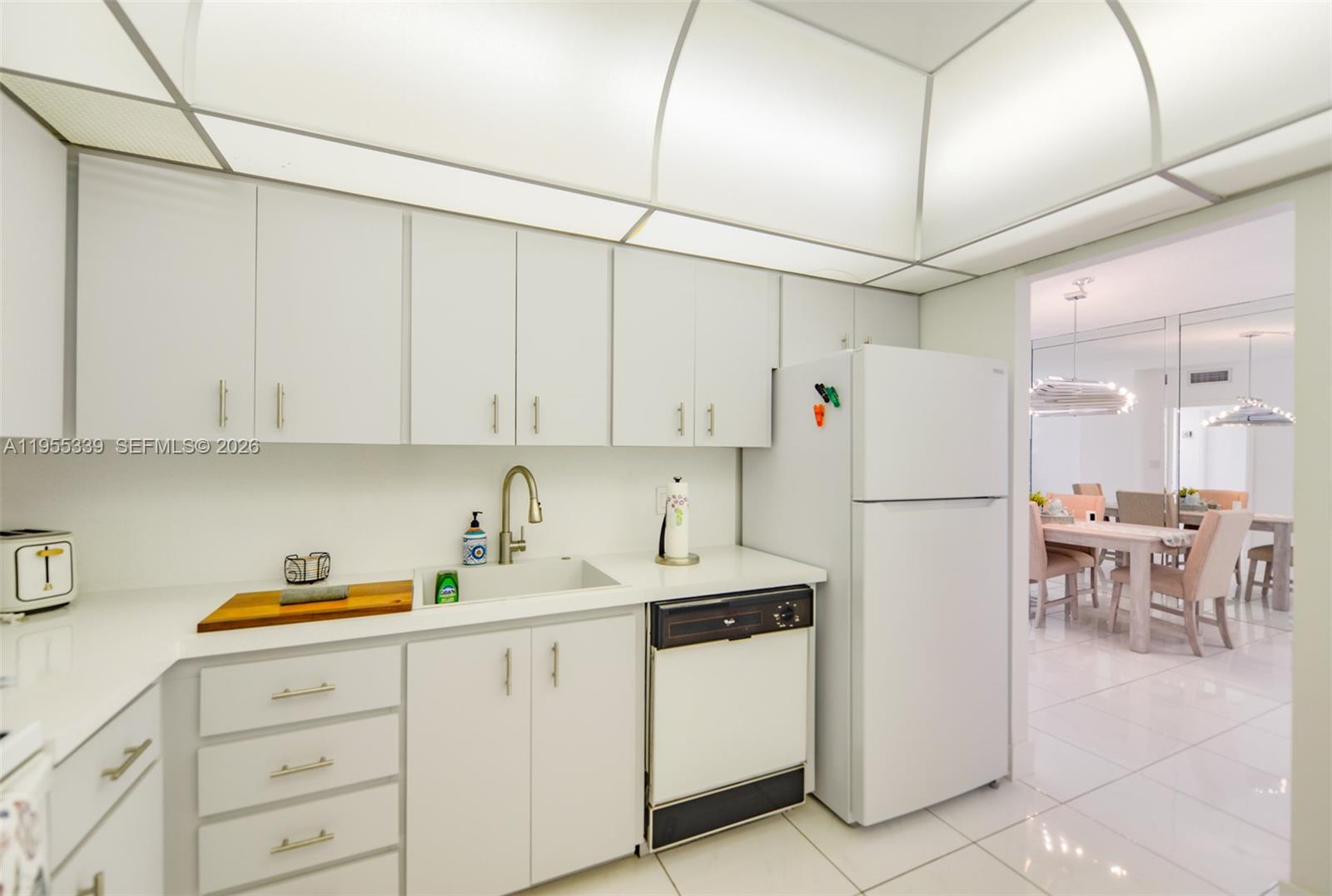 22L 1 / 2 870 sq. ft. $ 2026-01-29 0 Photo