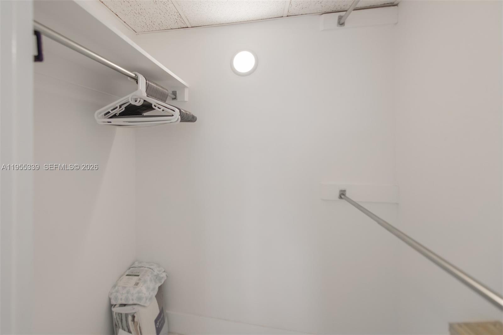 22L 1 / 2 870 sq. ft. $ 2026-01-29 0 Photo