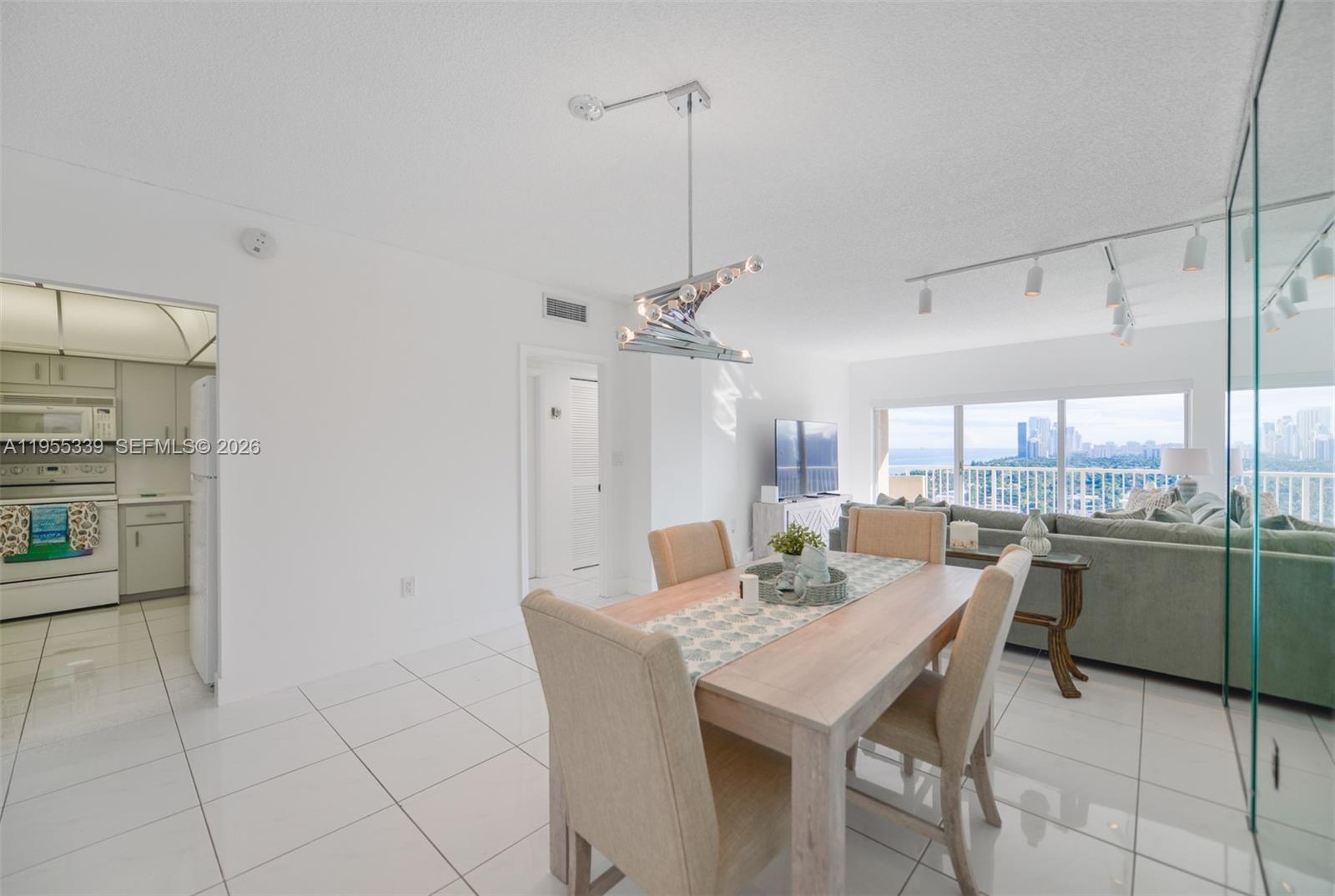 22L 1 / 2 870 sq. ft. $ 2026-01-29 0 Photo