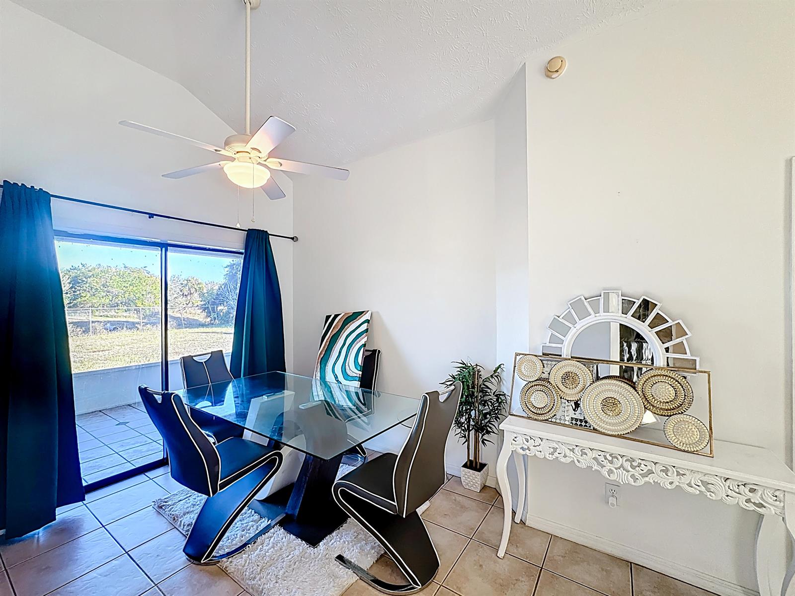 Ver detalles 2091 3 / 2 1404 sq. ft. $ 2026-03-12 0 foto