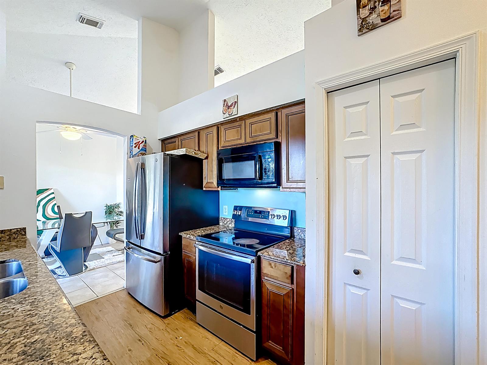 Ver detalles 2091 3 / 2 1404 sq. ft. $ 2026-03-12 0 foto