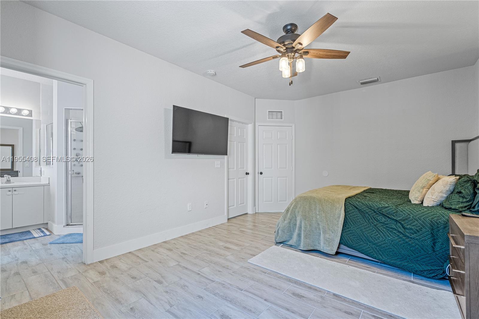 Ver detalles 2 / 3 1431 sq. ft. $ 2026-05-19 0 foto