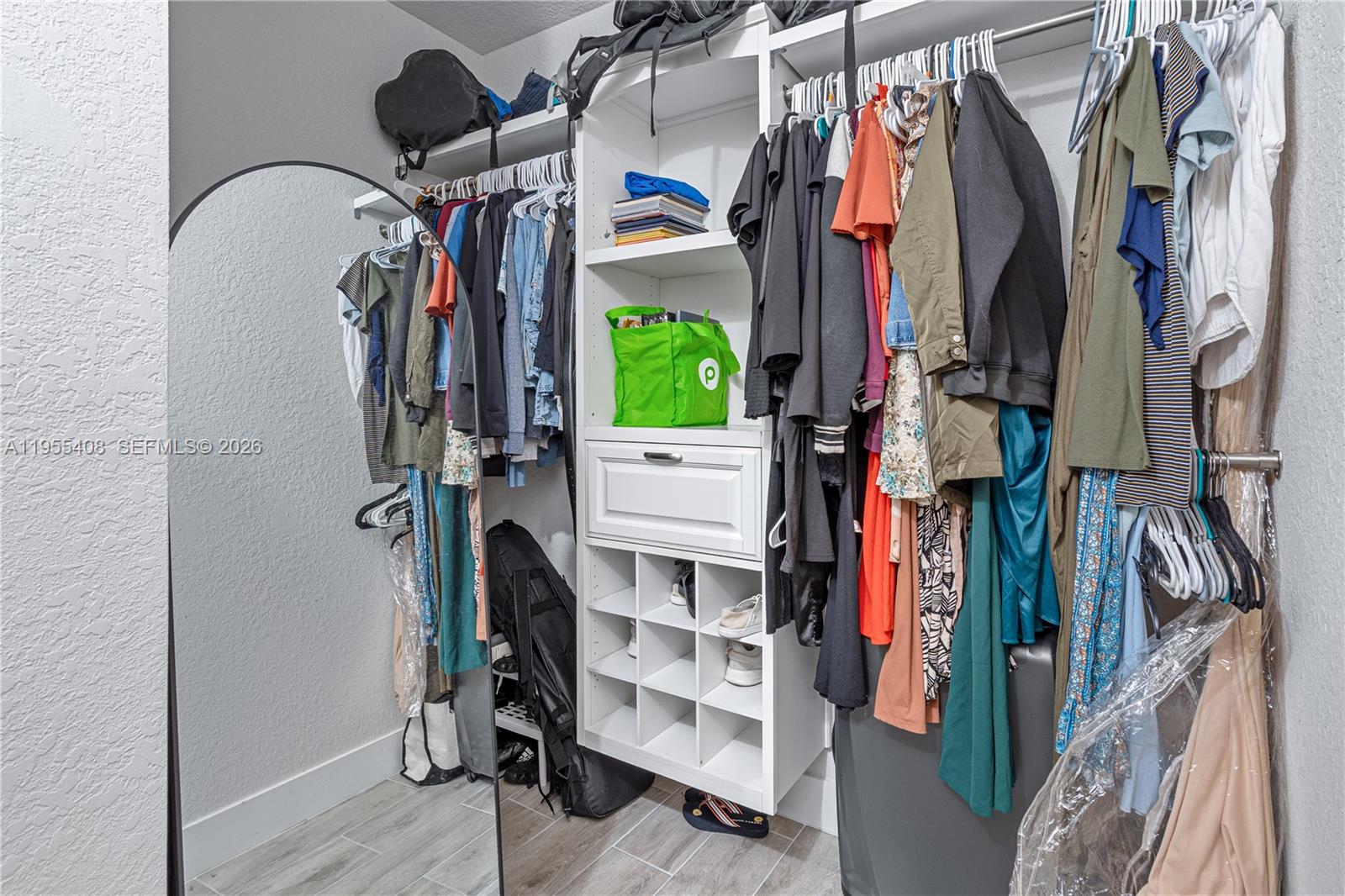 Ver detalles 2 / 3 1431 sq. ft. $ 2026-05-19 0 foto
