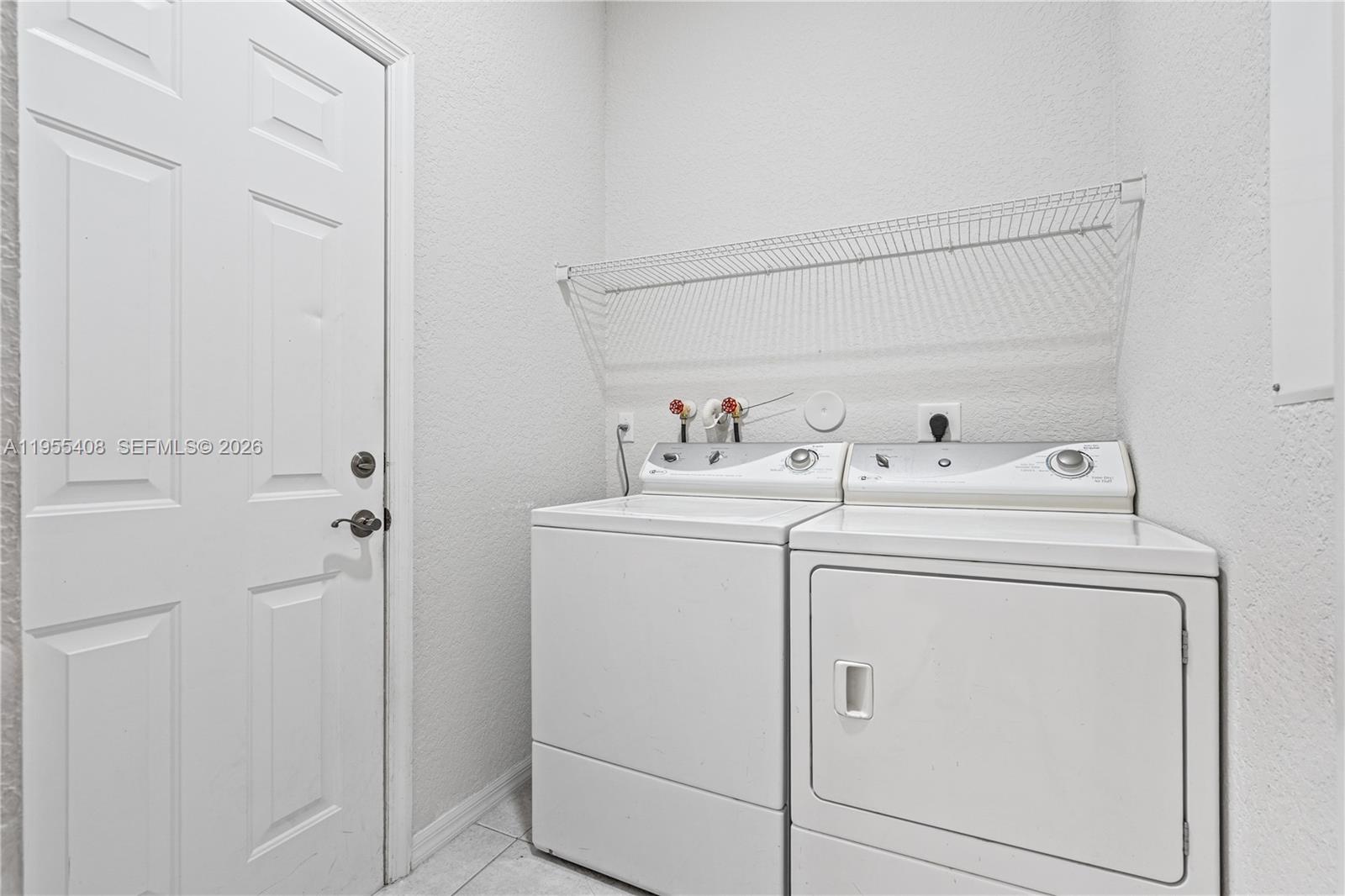 Ver detalles 2 / 3 1431 sq. ft. $ 2026-05-19 0 foto