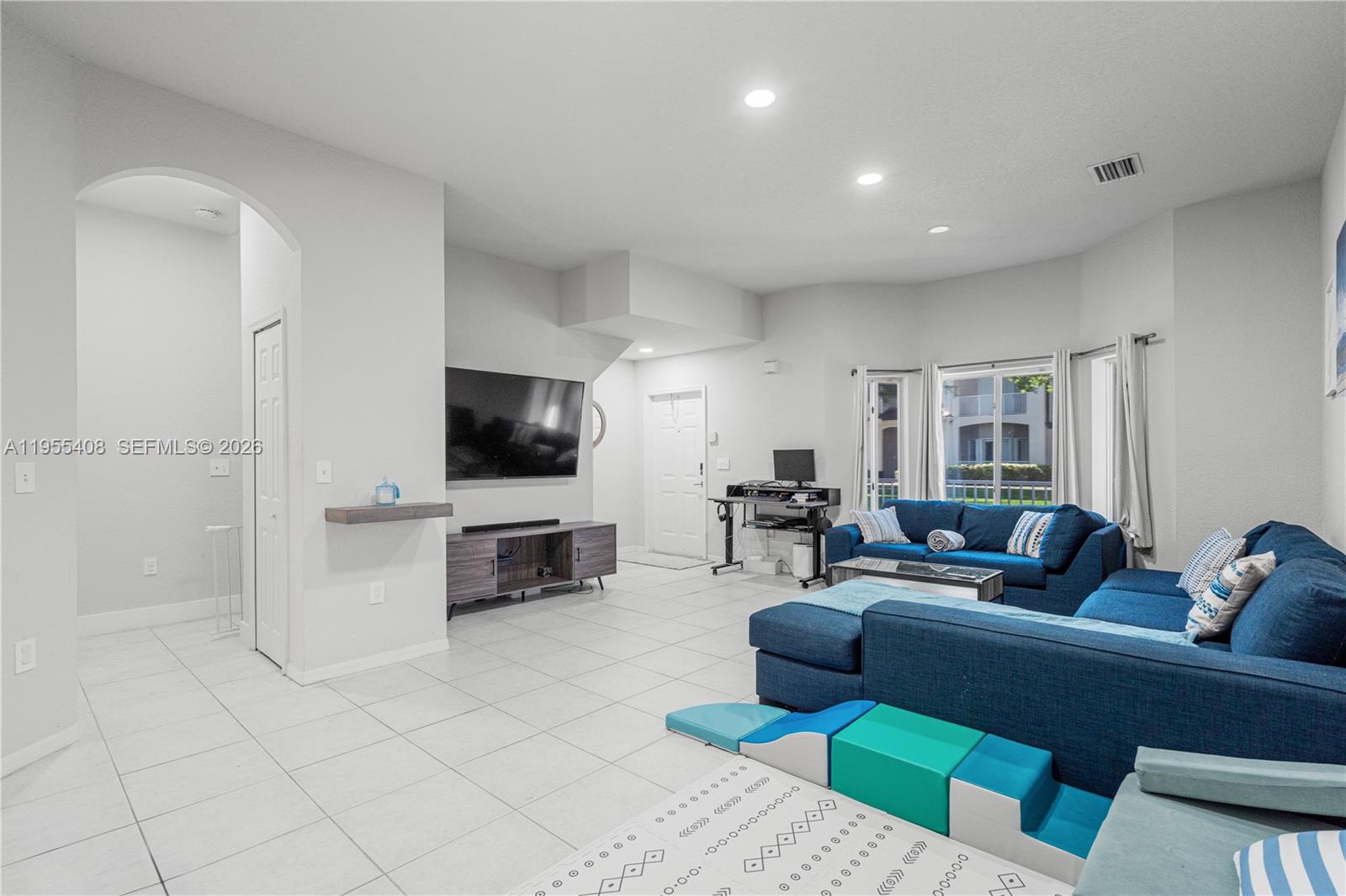 Ver detalles 2 / 3 1431 sq. ft. $ 2026-05-19 0 foto