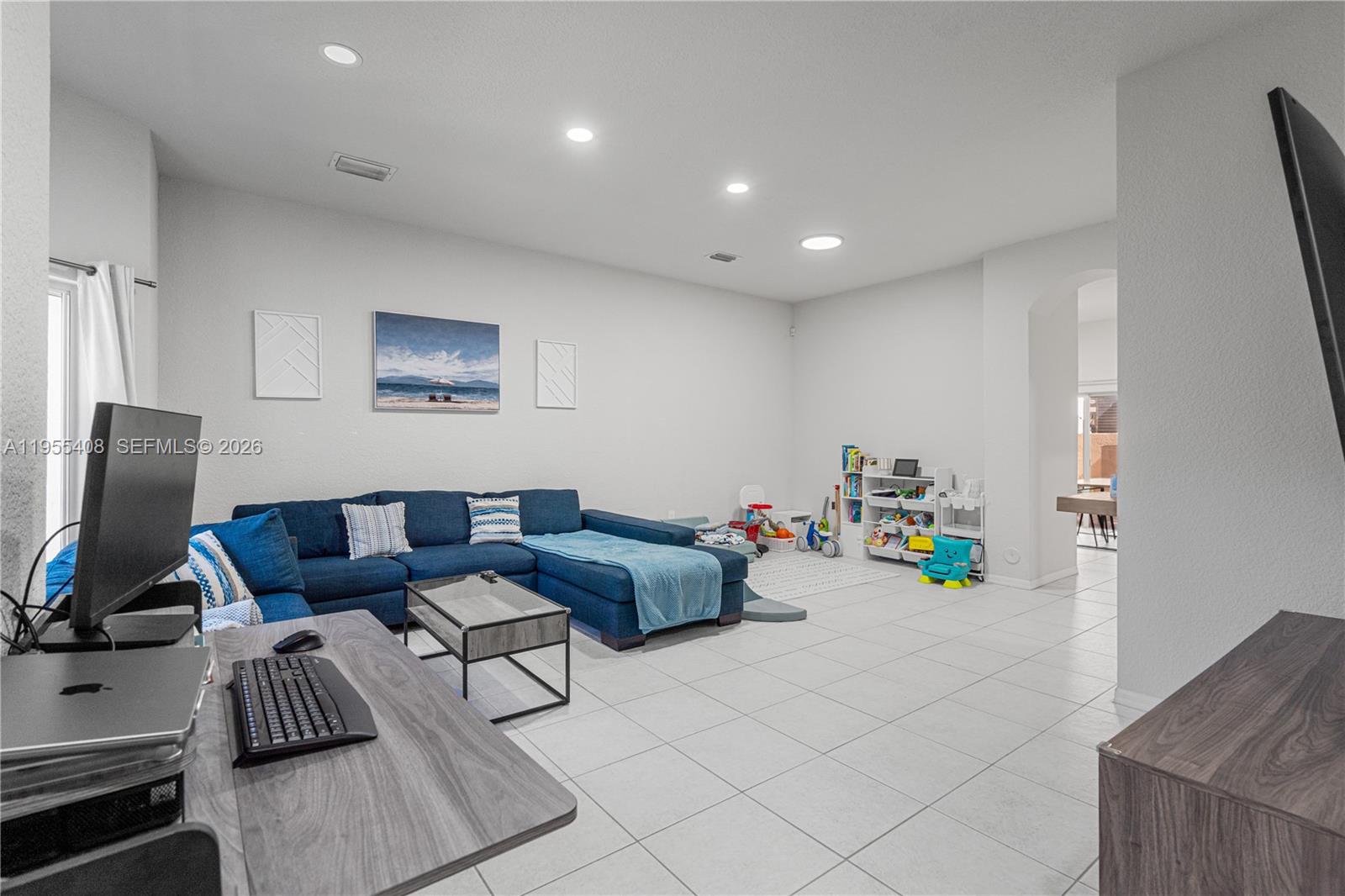Ver detalles 2 / 3 1431 sq. ft. $ 2026-05-19 0 foto