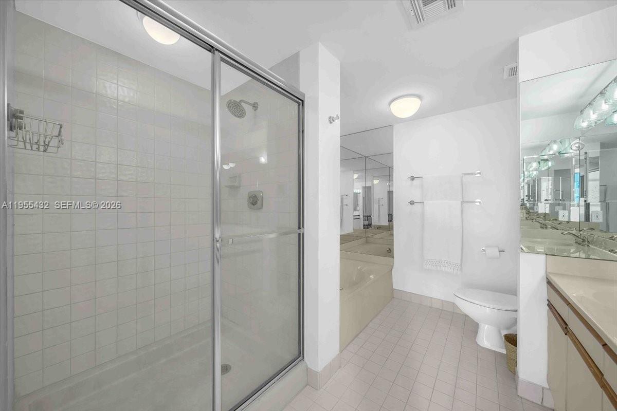 Photo of 3610 Yacht Club Dr #1001, Aventura, Florida, 33180 - Main En-suite