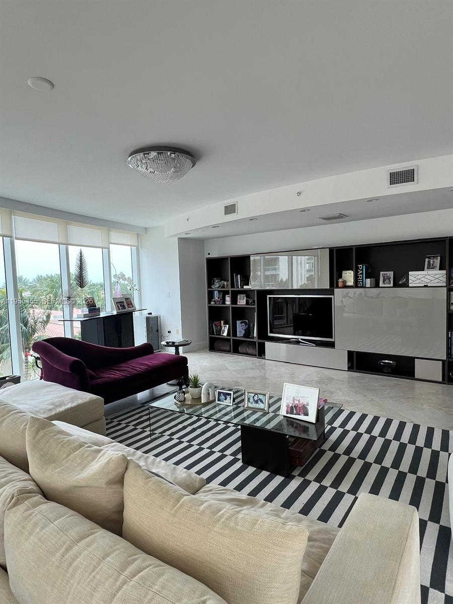 Photo of 19955 38th Ct #606, Aventura, Florida, 33180 -