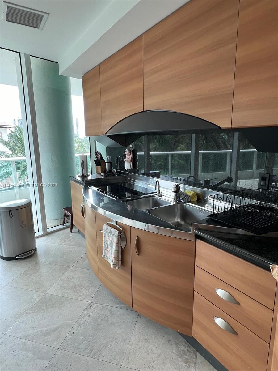 Photo of 19955 38th Ct #606, Aventura, Florida, 33180 -