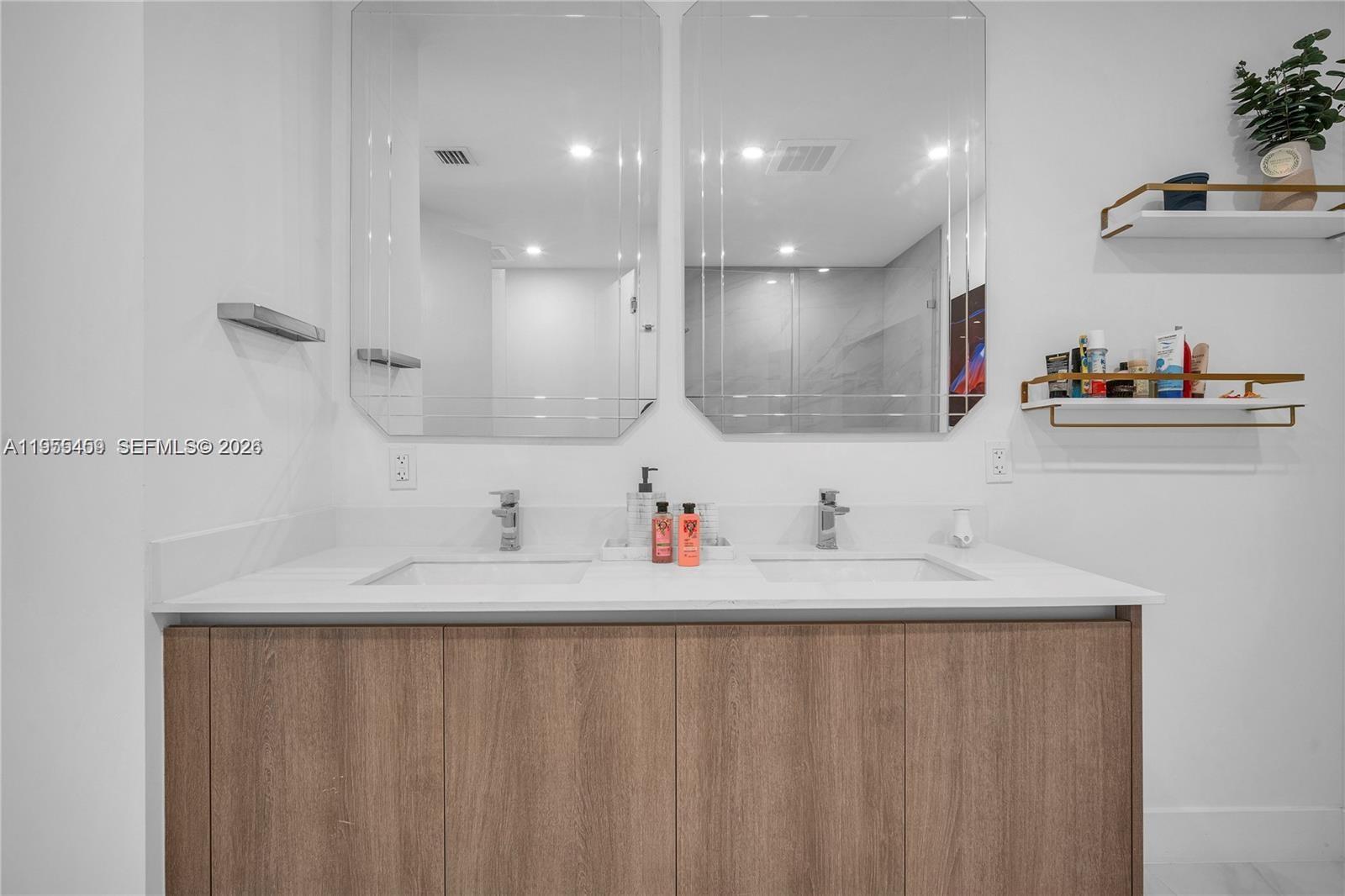 See details 704 2 / 3 1382 sq. ft. $ 2026-01-29 0 Photo