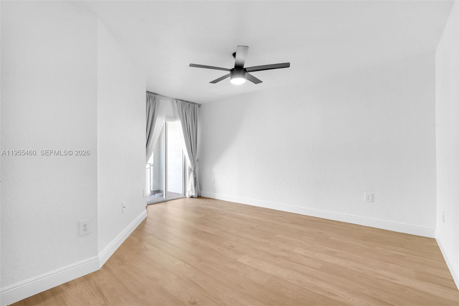 Photo of 1120 Cliffrose St  (1120), Hollywood, Florida, 33019 - 