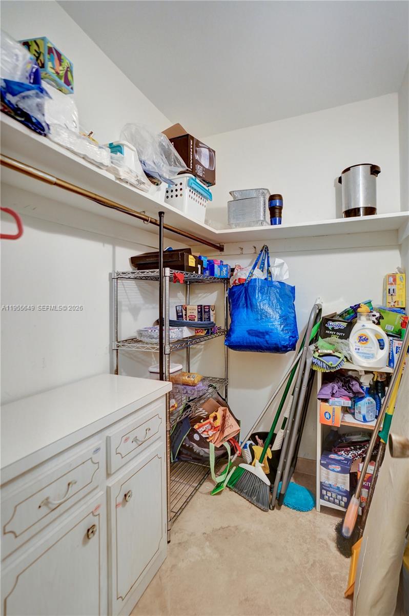 1422 2 / 2 1295 sq. ft. $ 2026-01-30 0 foto