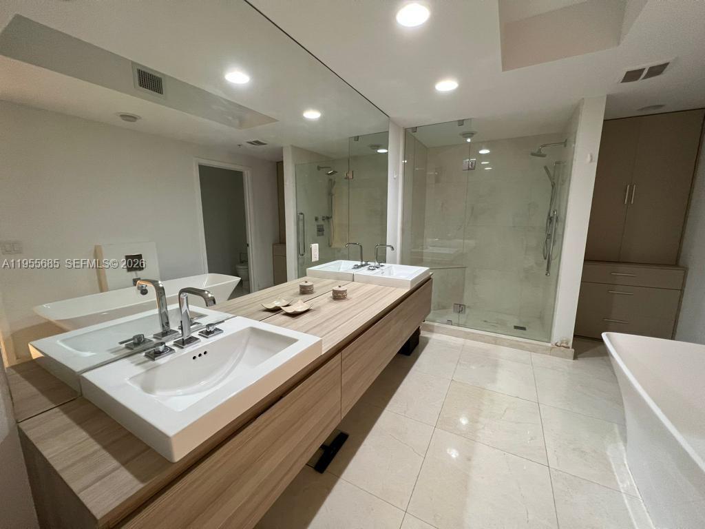 Photo of 17301 Biscayne Blvd  #206, North Miami Beach, Florida, 33160 - 