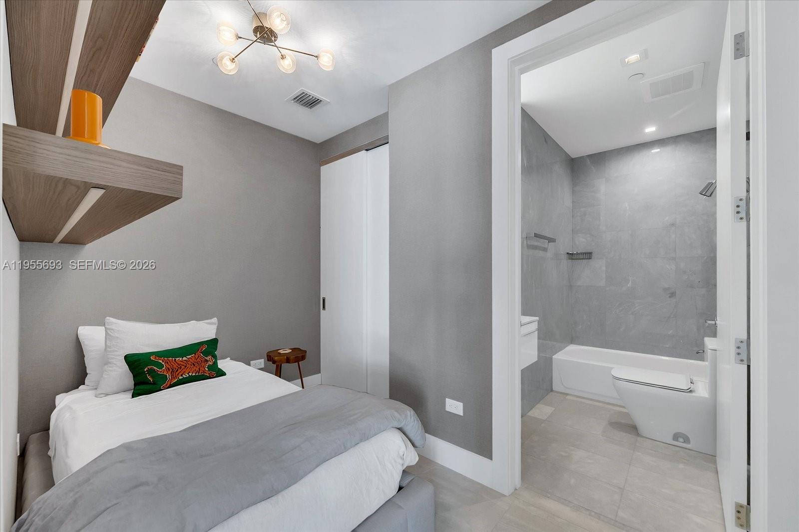 704 4 / 6 3252 sq. ft. $ 2026-01-30 0 Photo