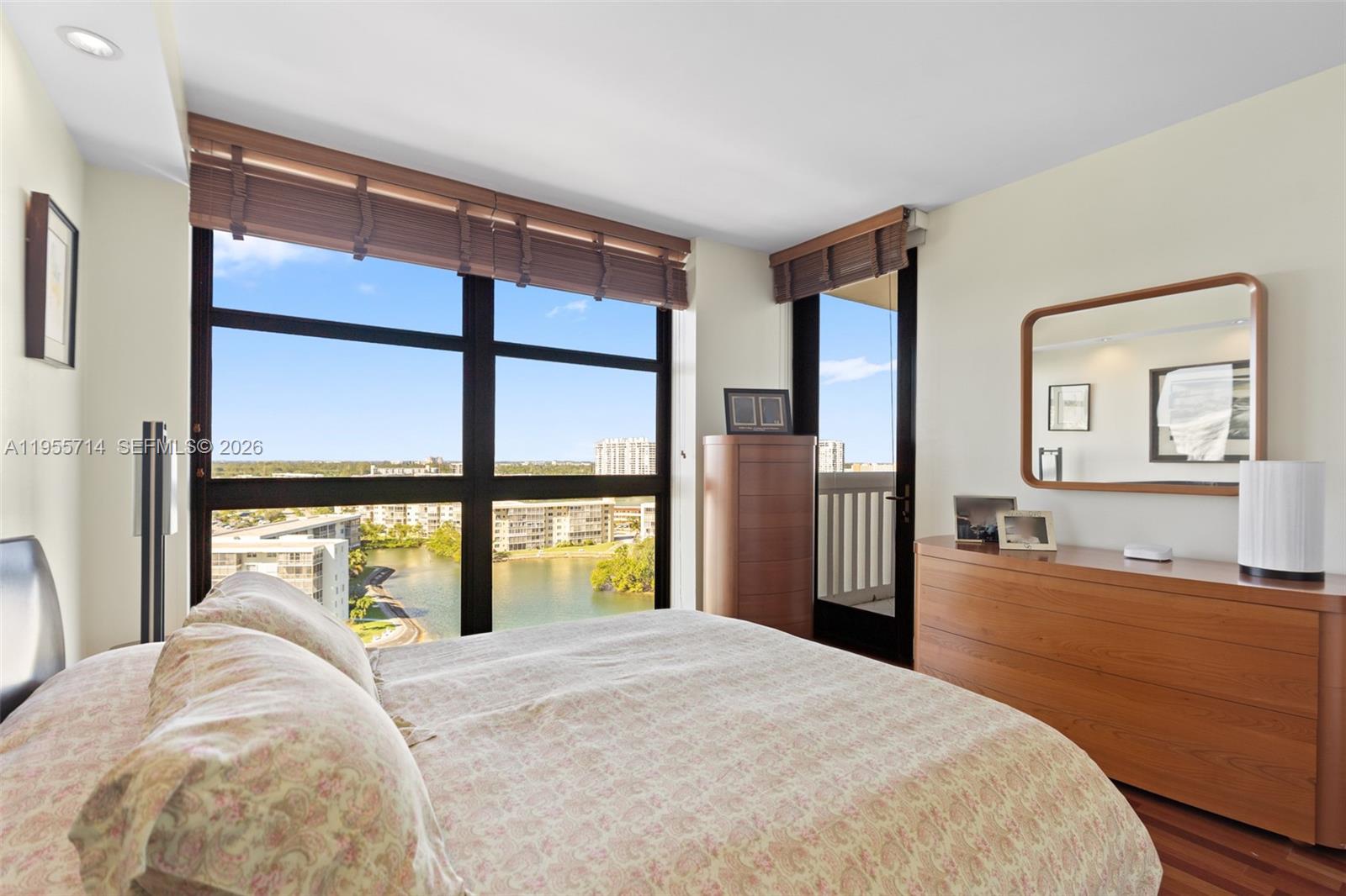 See details 1209 3 / 3 1950 sq. ft. $ 2026-01-30 0 Photo