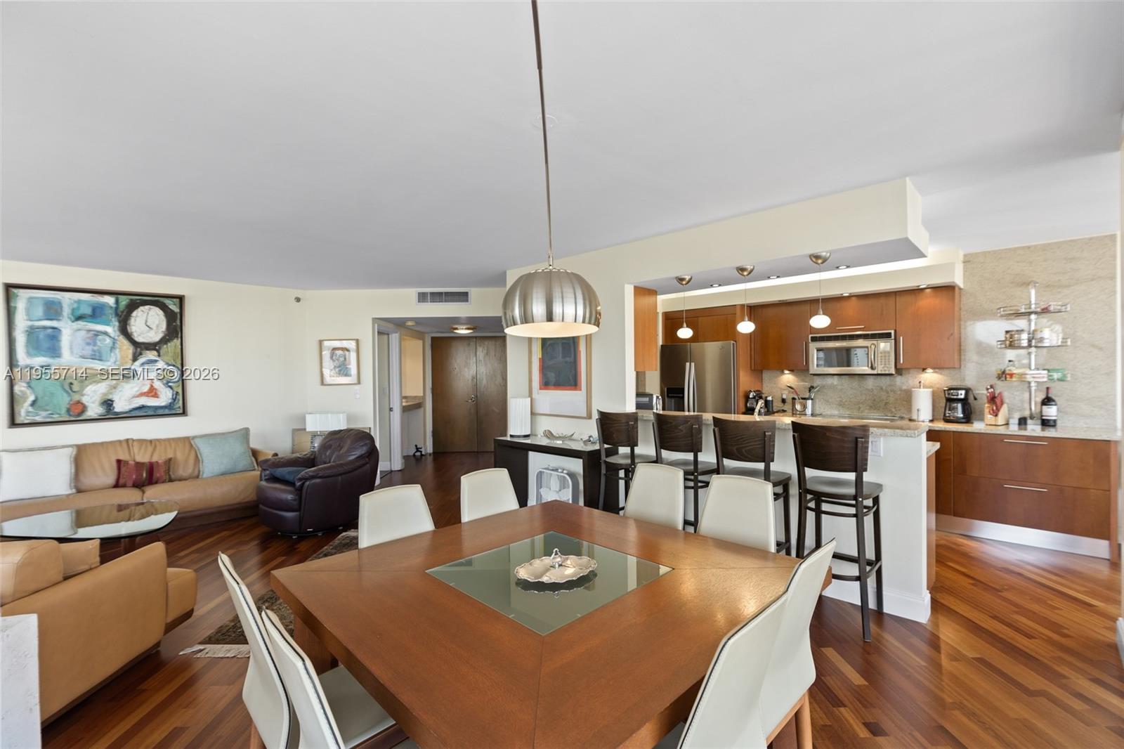 1209 3 / 3 1950 sq. ft. $ 2026-01-30 0 Photo