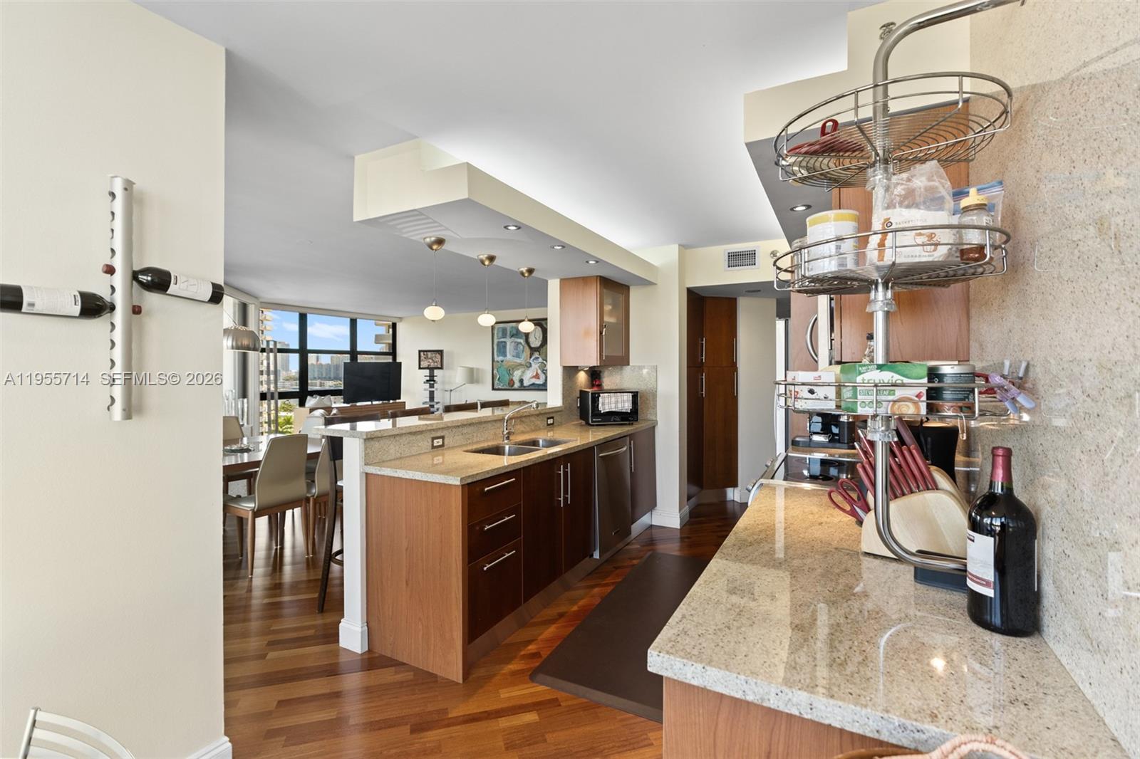 1209 3 / 3 1950 sq. ft. $ 2026-01-30 0 Photo