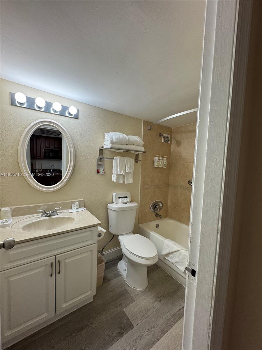 Photo of 19201 Collins Ave #1103, Sunny Isles Beach, Florida, 33160 -