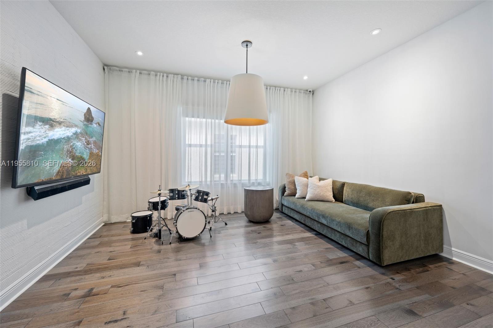 1465 5 / 3 2502 sq. ft. $ 2026-01-30 0 Photo