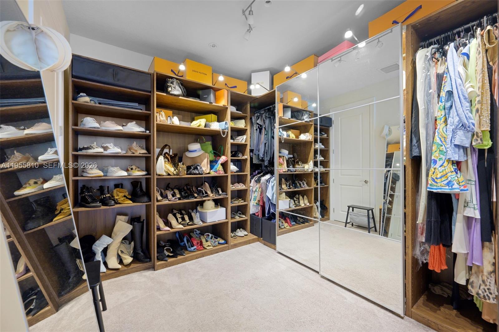 1465 5 / 3 2502 sq. ft. $ 2026-01-30 0 Photo