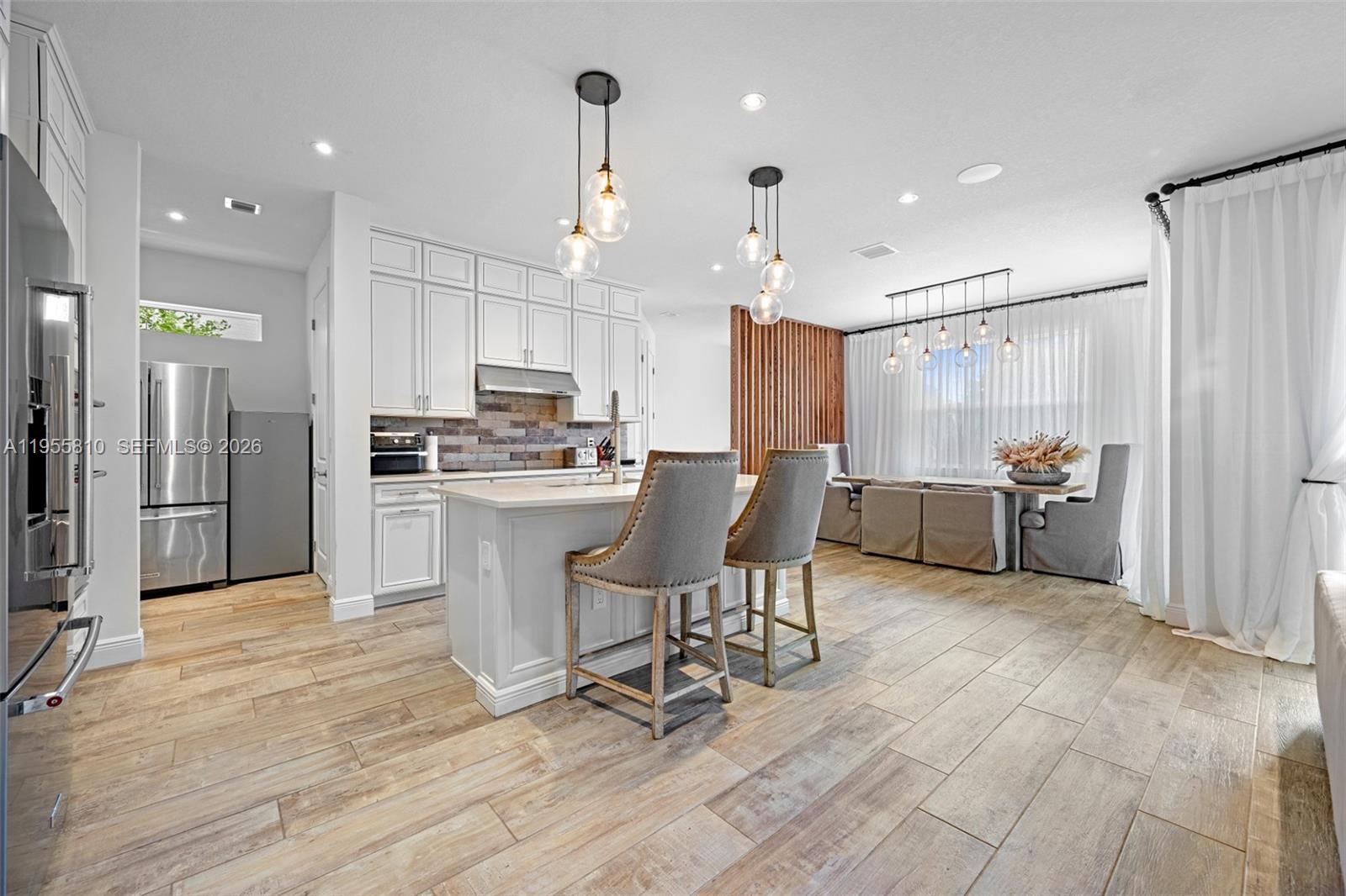 1465 5 / 3 2502 sq. ft. $ 2026-01-30 0 Photo