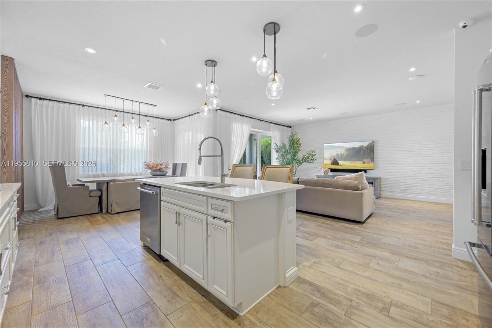 1465 5 / 3 2502 sq. ft. $ 2026-01-30 0 Photo