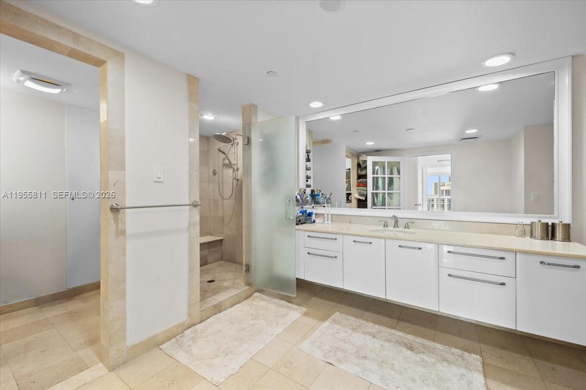 Photo of 3101 Ocean Dr  #3003, Hollywood, Florida, 33019 - 