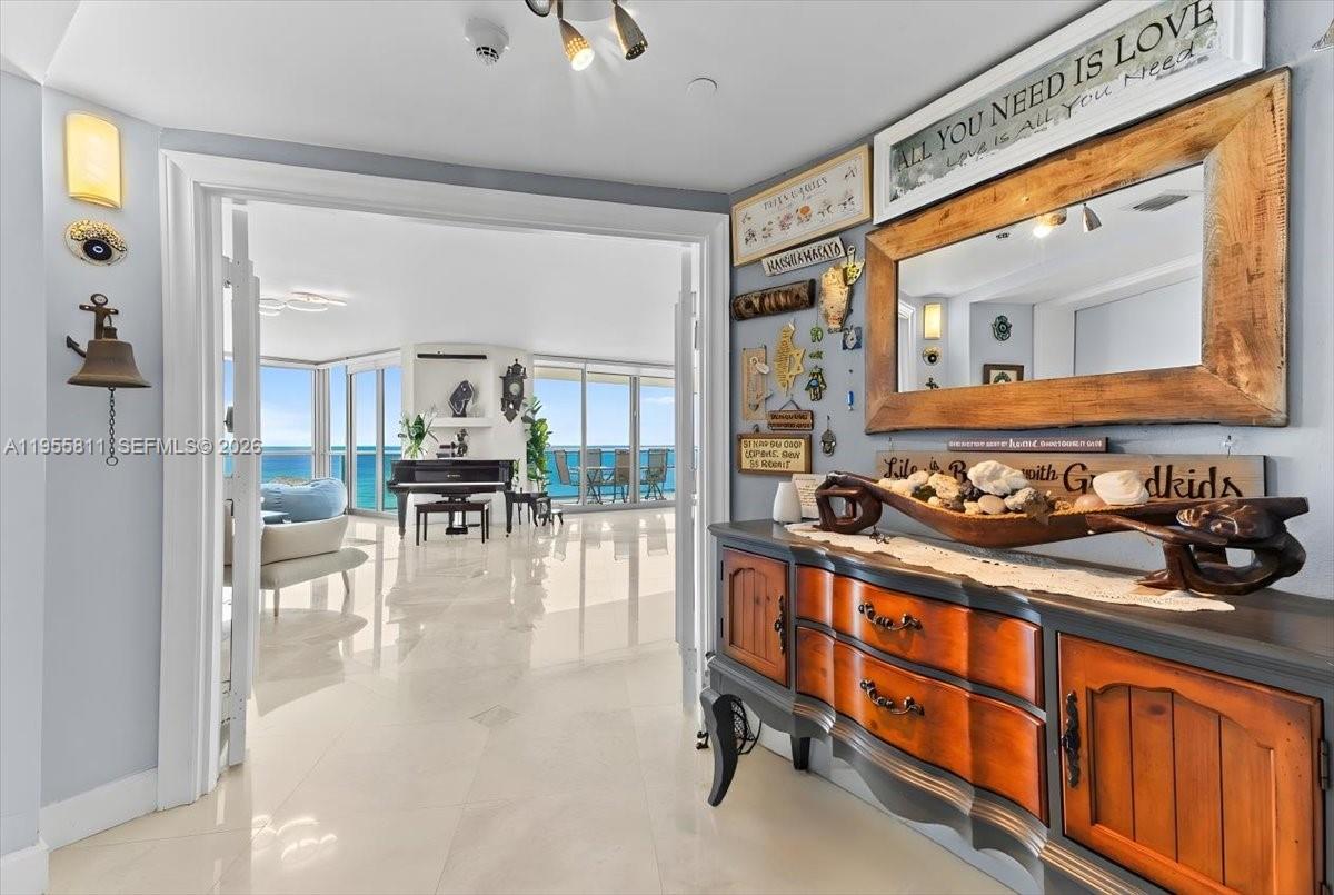 Photo of 3101 Ocean Dr  #3003, Hollywood, Florida, 33019 - 