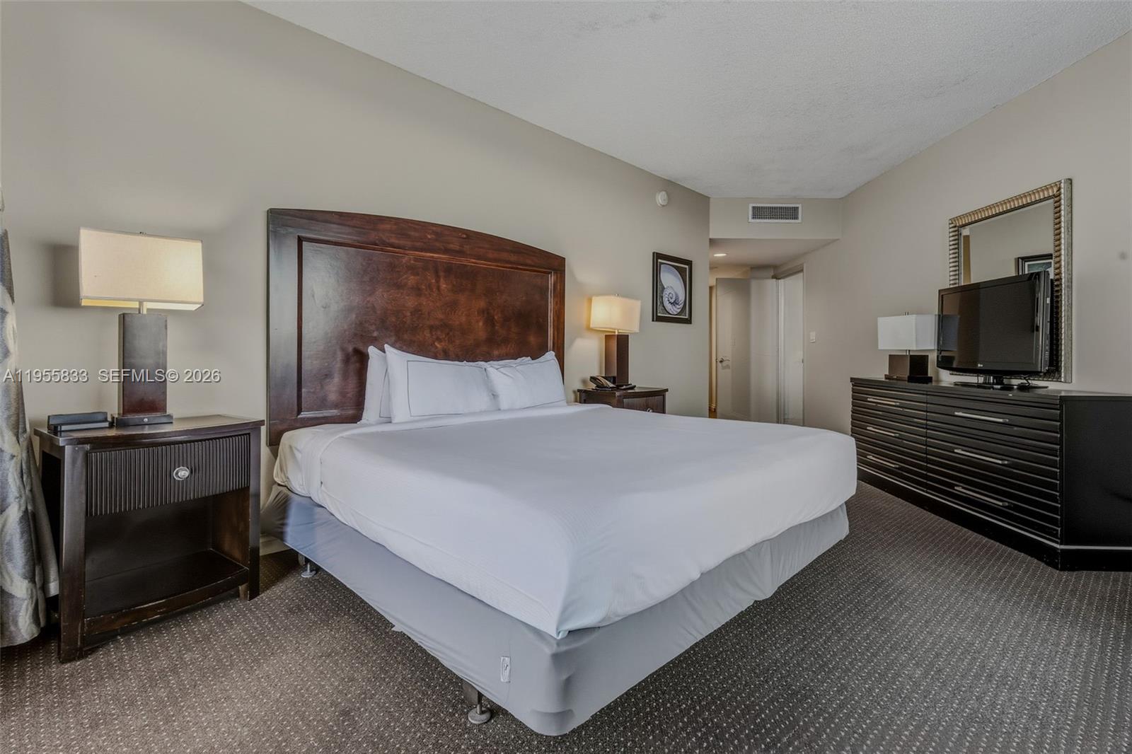 See details 2401 2 / 3 1470 sq. ft. $ 2026-01-30 0 Photo