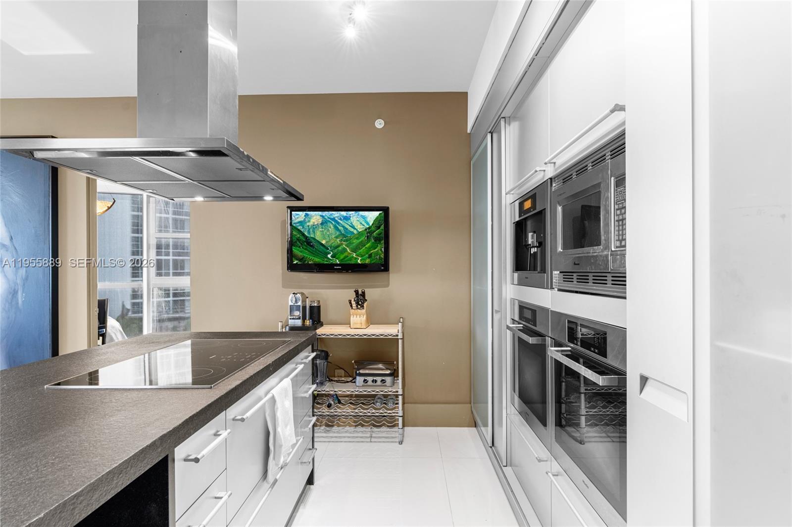 709 3 / 4 4045 sq. ft. $ 2026-01-30 0 Photo