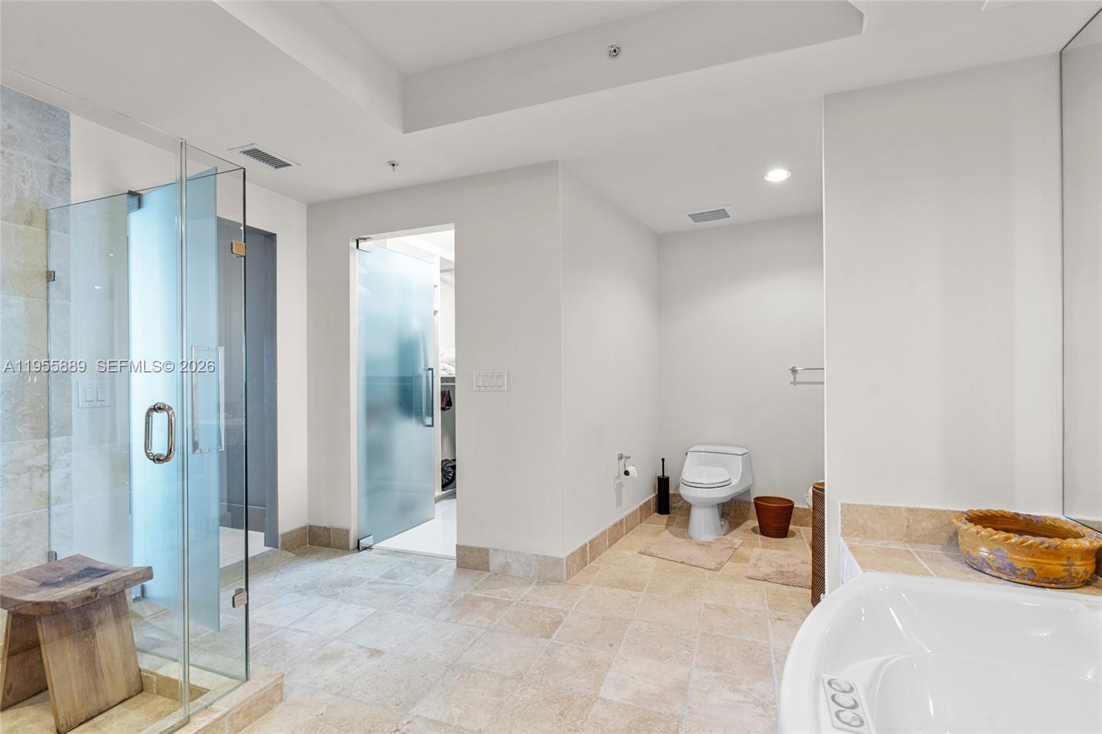 709 3 / 4 4045 sq. ft. $ 2026-01-30 0 Photo