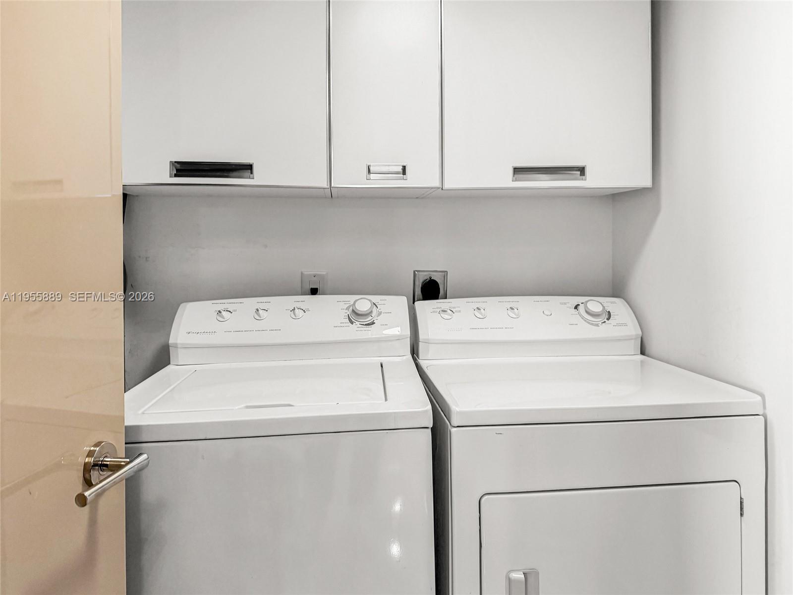 709 3 / 4 4045 sq. ft. $ 2026-01-30 0 Photo