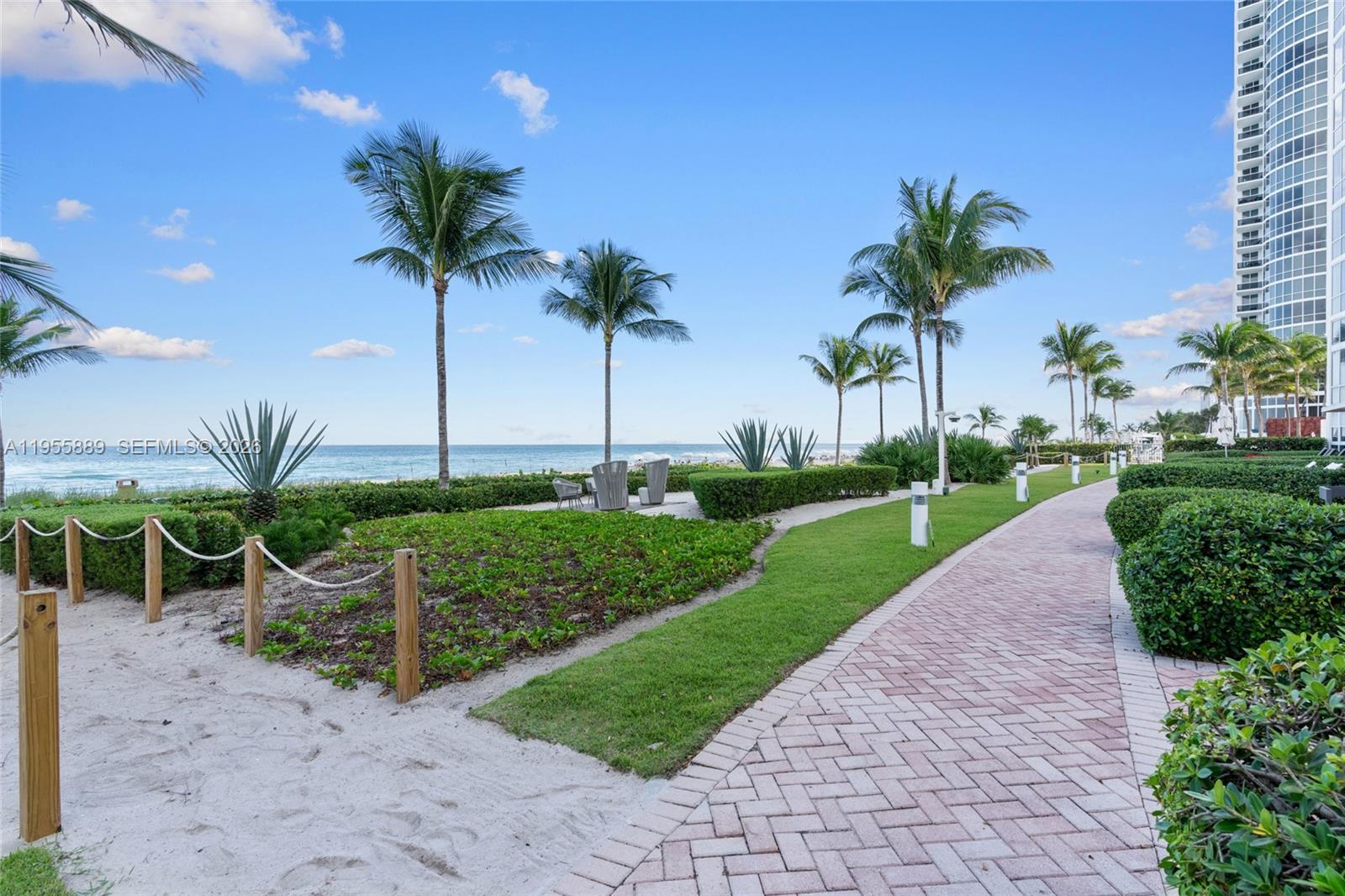 709 3 / 4 4045 sq. ft. $ 2026-01-30 0 Photo