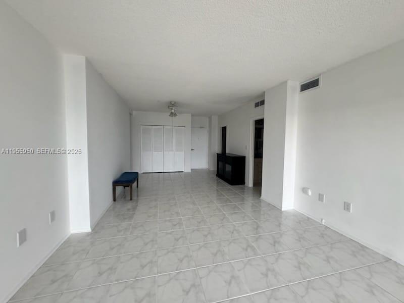 1912 1 / 2 762 кв.футов $ 2026-02-23 0 Фото