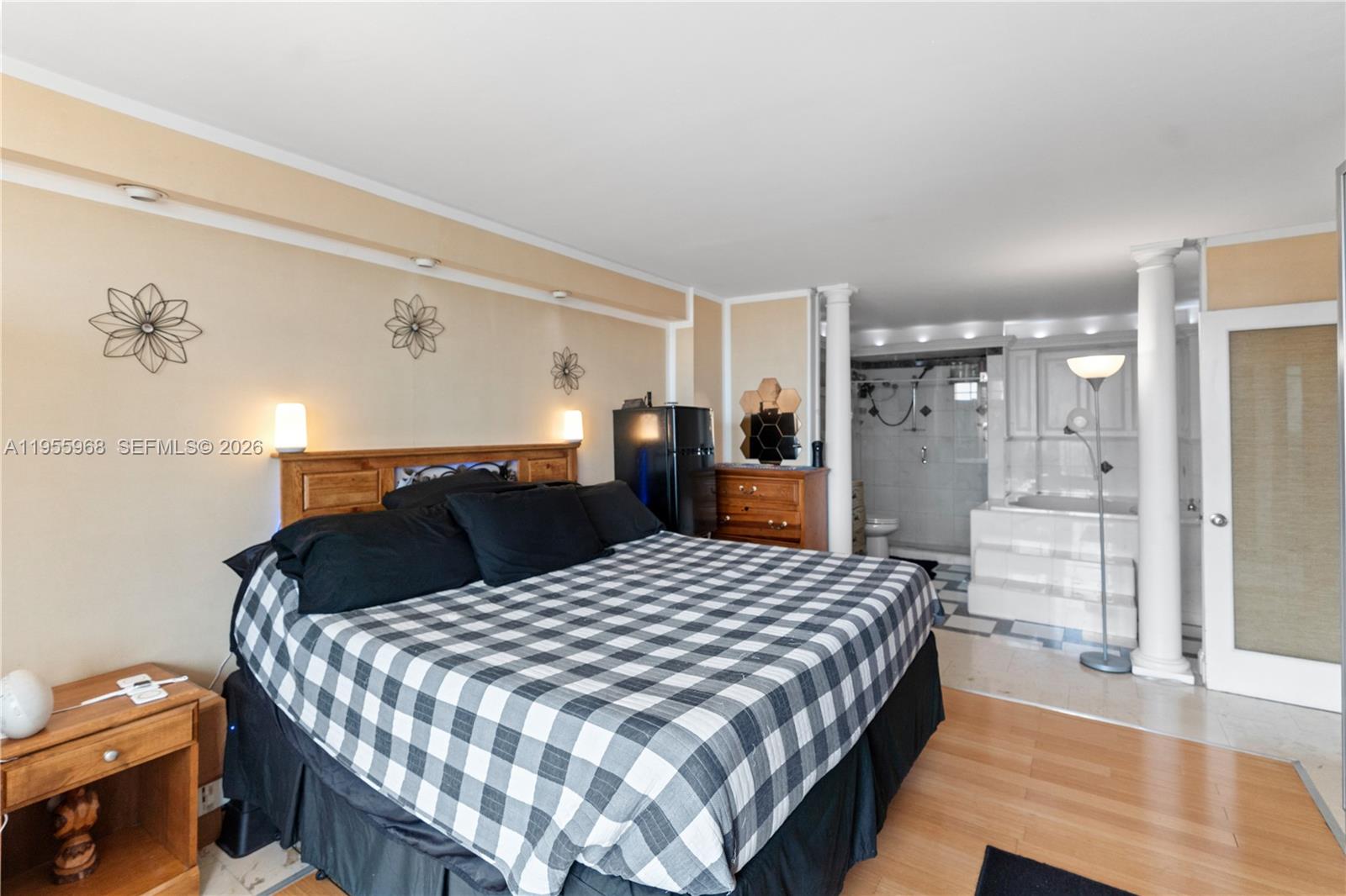 Ver detalles PH15E 2 / 2 1140 sq. ft. $ 2026-05-27 0 foto