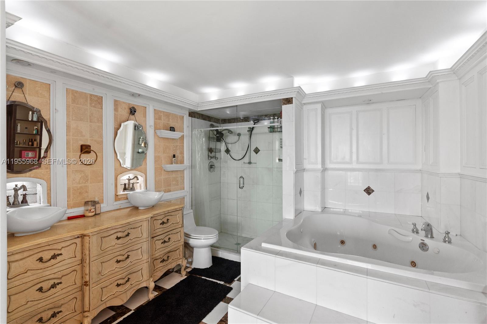 Ver detalles PH15E 2 / 2 1140 sq. ft. $ 2026-05-27 0 foto