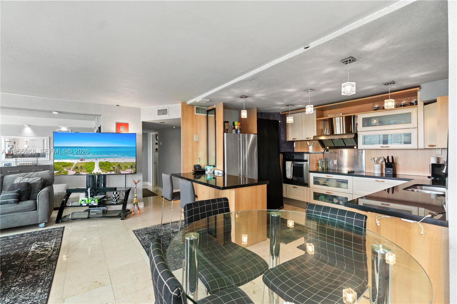 Ver detalles PH15E 2 / 2 1140 sq. ft. $ 2026-05-27 0 foto