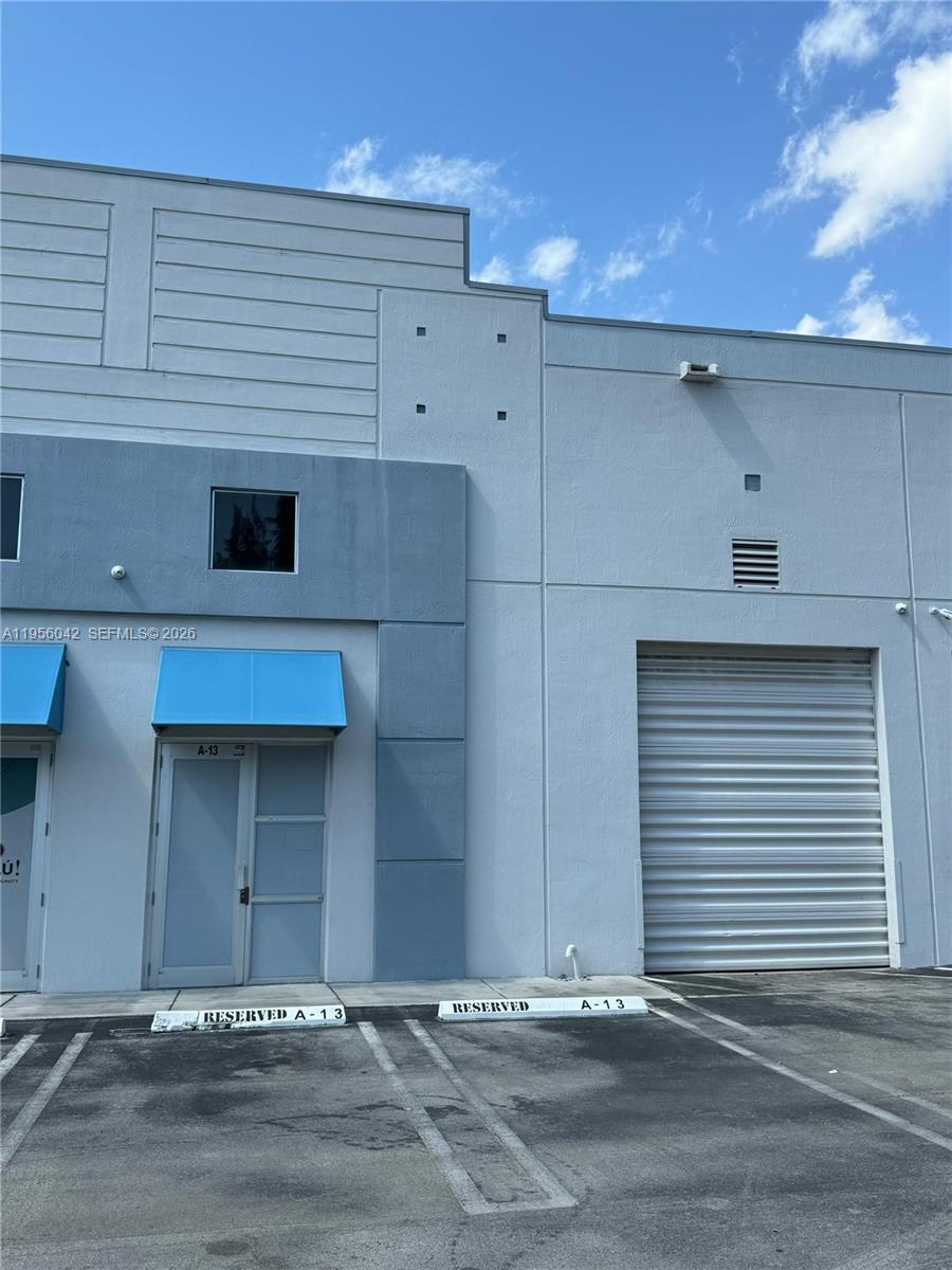 See details 13 / sq. ft. $ 2026-01-30 0 Photo