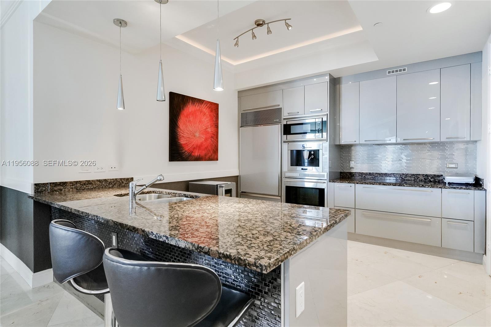 2103 3 / 3 1962 sq. ft. $ 2026-01-30 0 foto