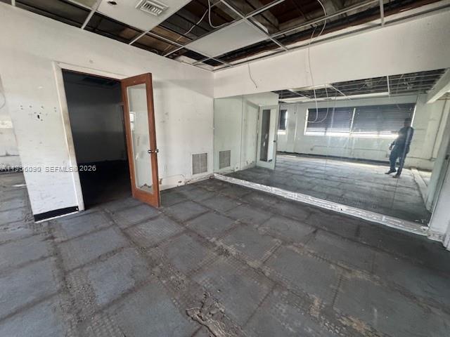   /   кв.футов $ 2026-01-30 0 Фото