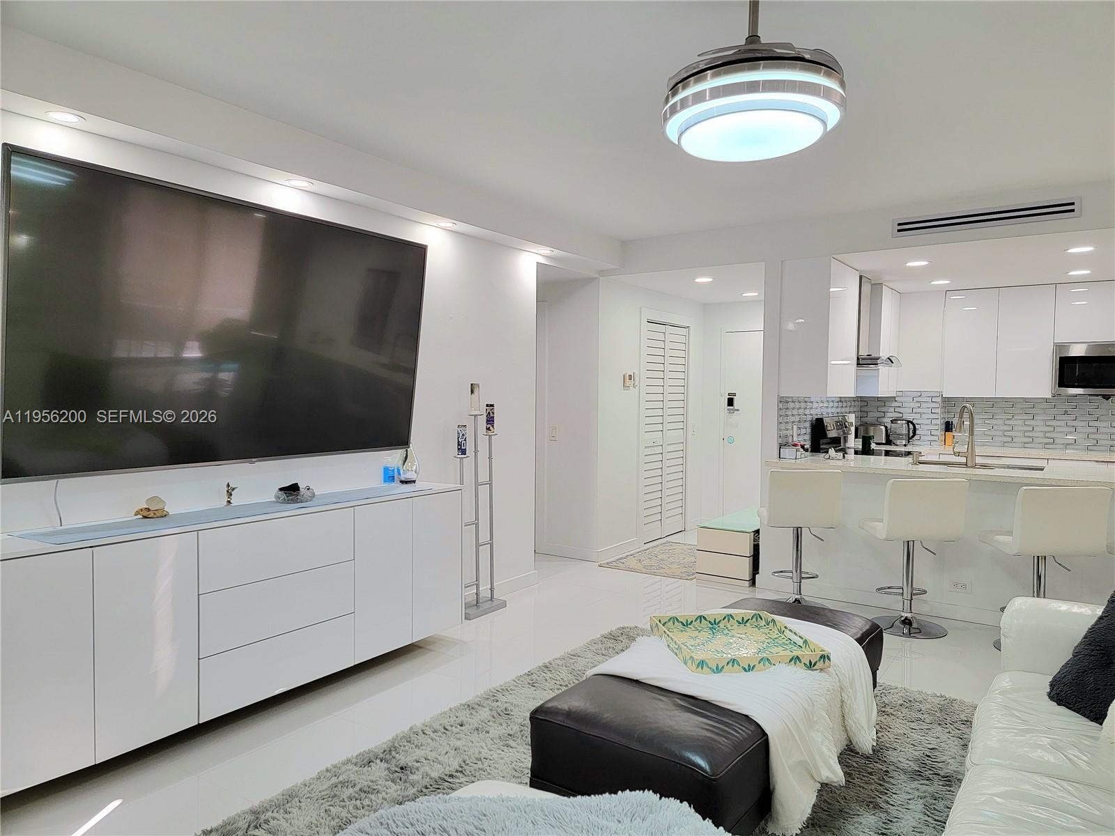 Photo of 3505 Ocean Dr  #901, Hollywood, Florida, 33019 - 