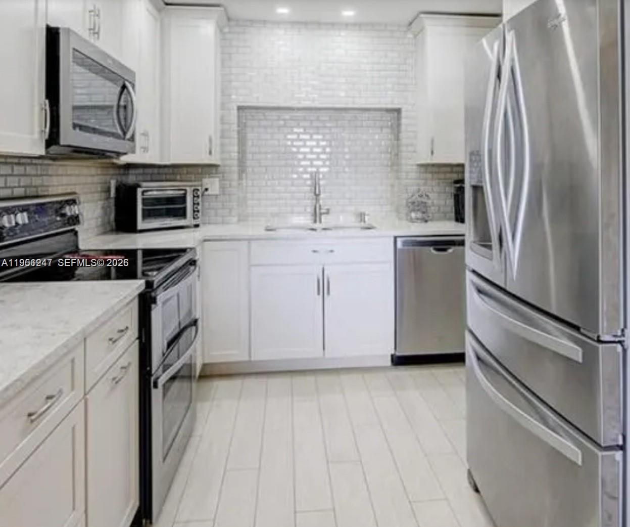 8520 2 / 2 1560 кв.футов $ 2026-01-31 0 Фото