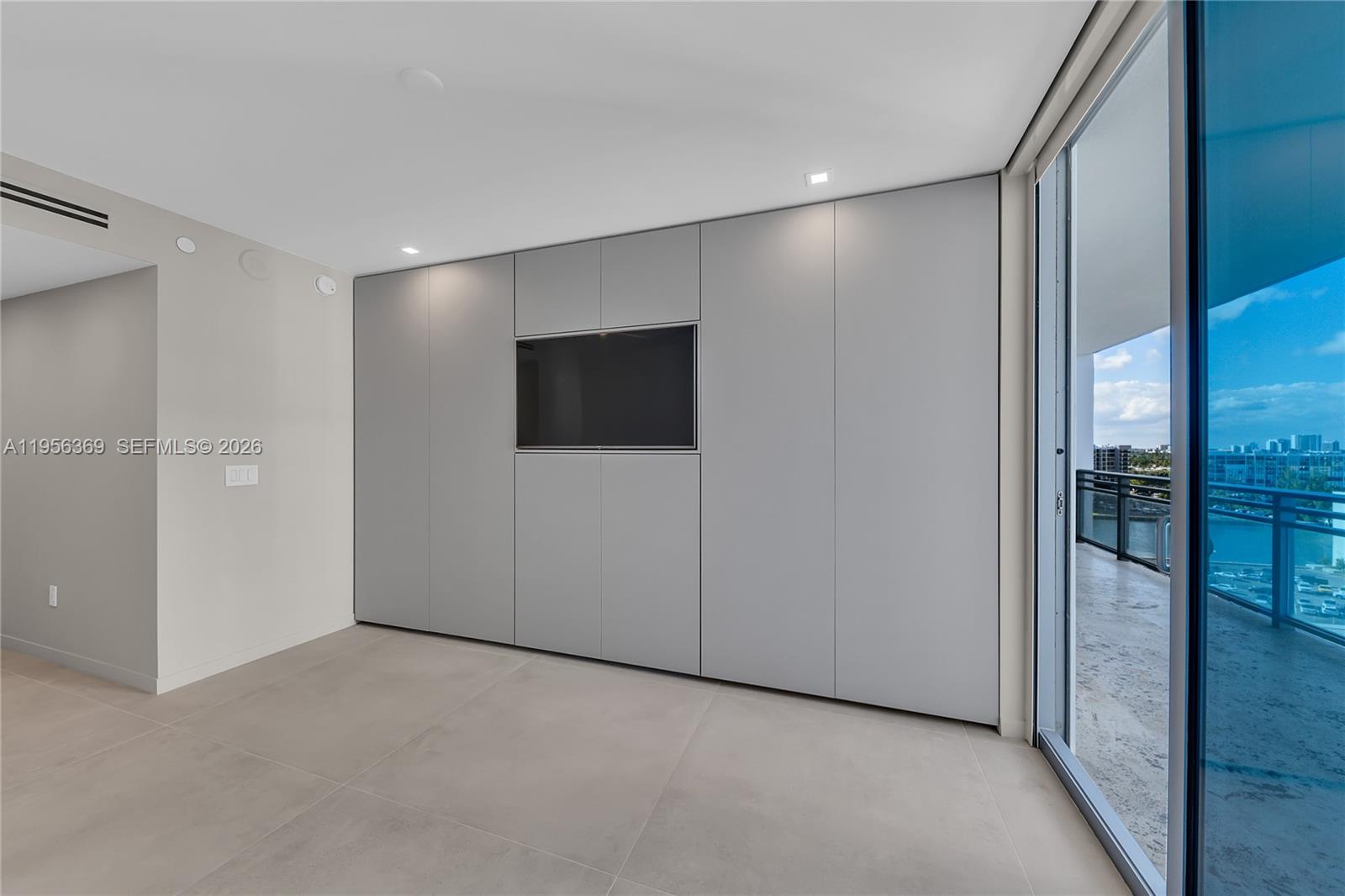 Photo of 3535 Ocean Dr  #1003, Hollywood, Florida, 33019 - GUEST BEDROOM