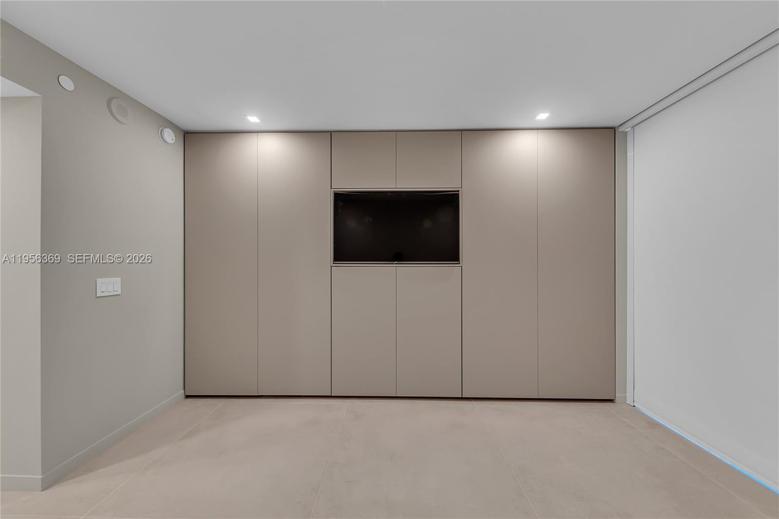 Photo of 3535 Ocean Dr  #1003, Hollywood, Florida, 33019 - GUEST BEDROOM EUROPEAN CLOSET