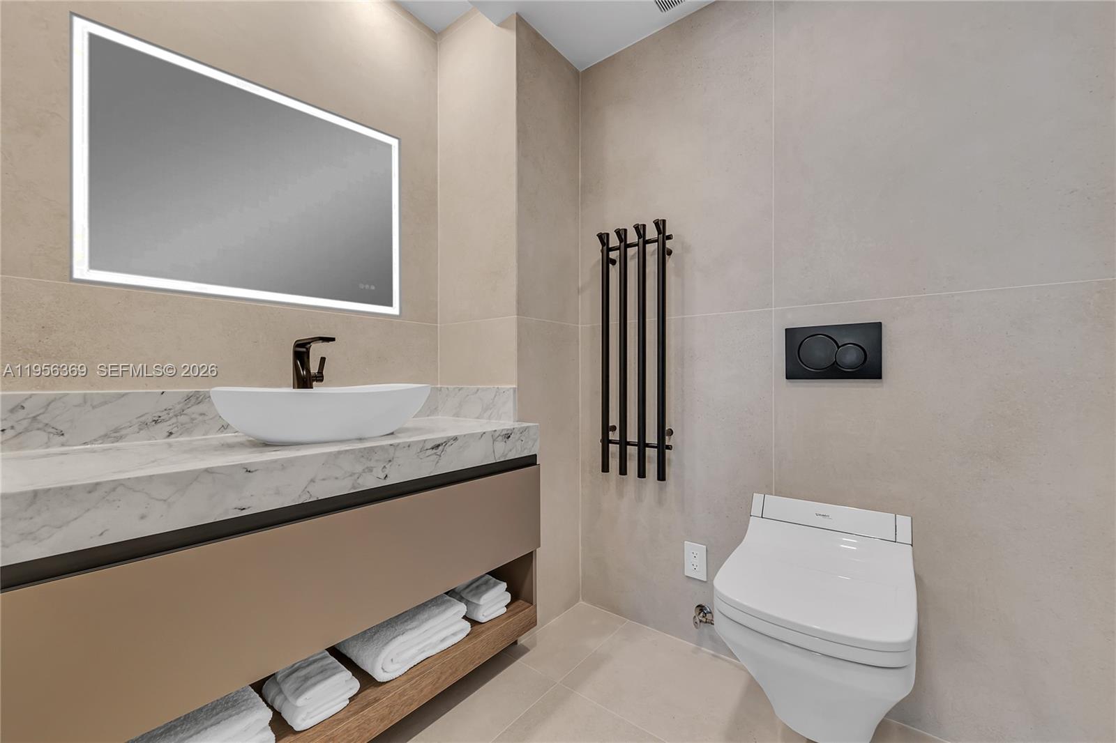 Photo of 3535 Ocean Dr  #1003, Hollywood, Florida, 33019 - GUEST BATHROOM
