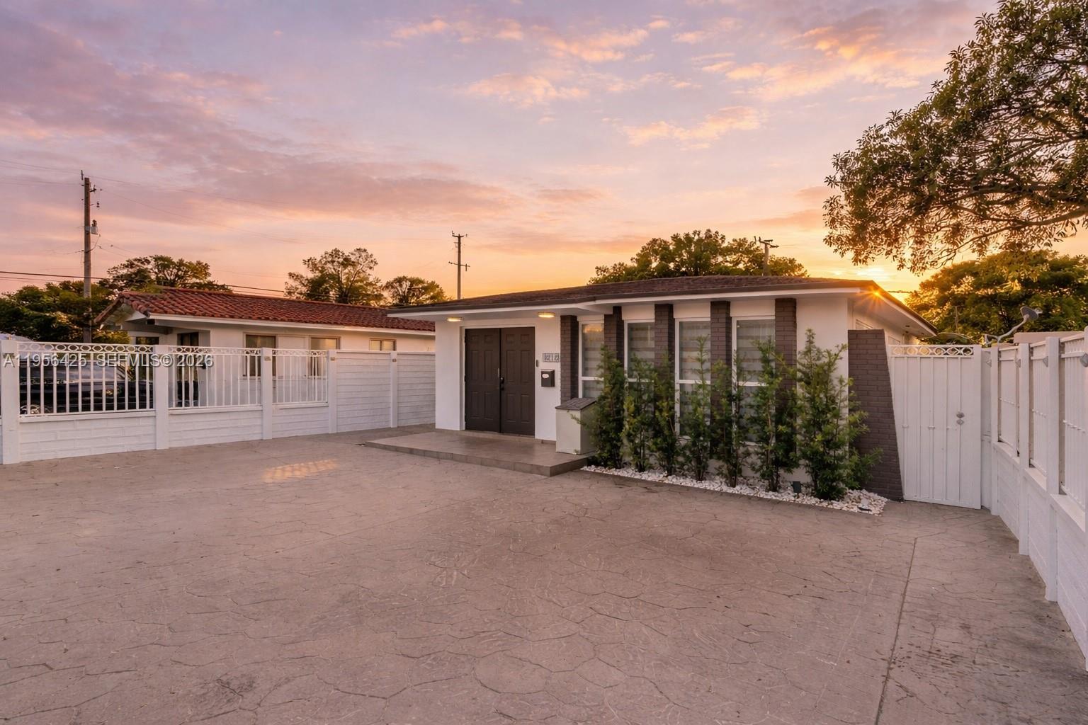   /  2020 sq. ft. $ 2026-01-31 0 Photo