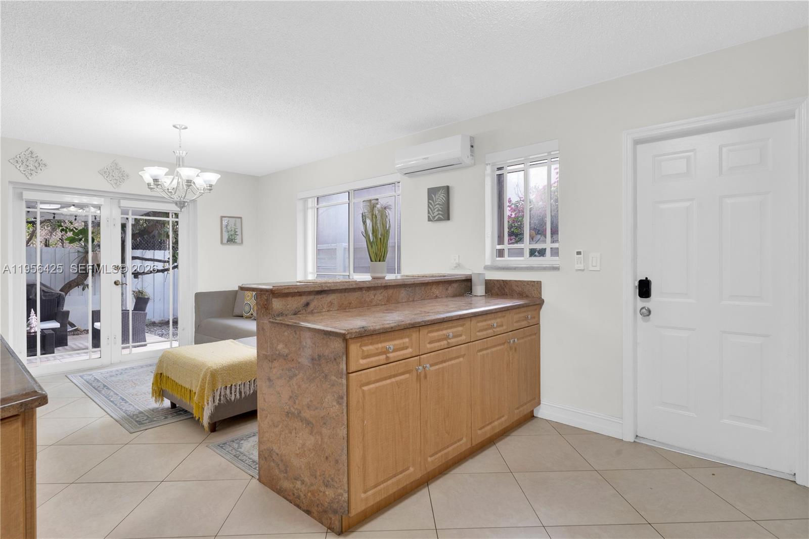   /  2020 sq. ft. $ 2026-01-31 0 Photo